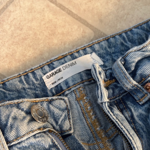 Garage - Mom Jeans - Picture 4 of 4